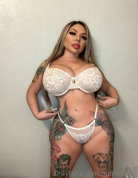 パイズリ オンリーファンズ ポルノ 画像