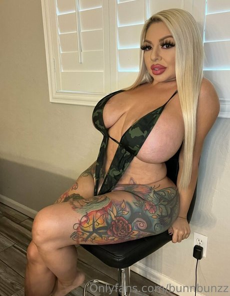 ブロンドのお尻オンリーファンズ 裸 写真