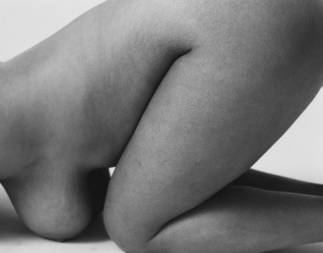 ヌード妻オンリーファンズ アダルト無料 写真