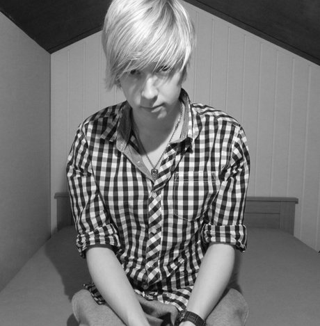 オイルを塗った巨乳オンリーファンズ ポルノグラフィック 写真