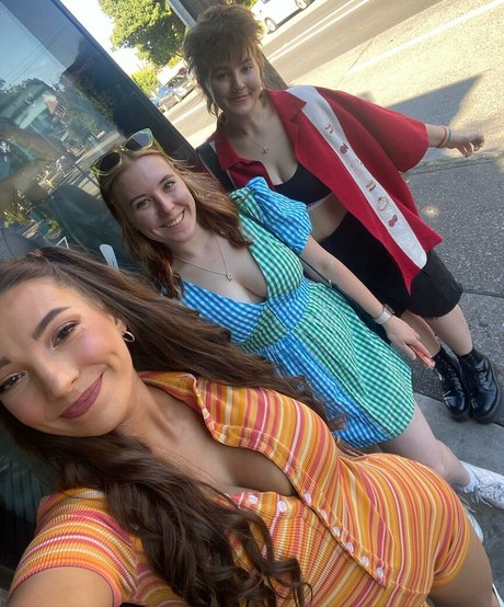 フェラチオ ティーン オンリーファンズ ポルノ 画像