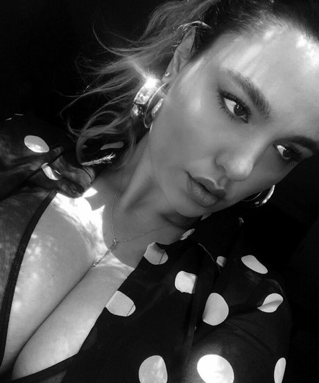 熟女の手コキオンリーファンズ 美しいポルノ 画像