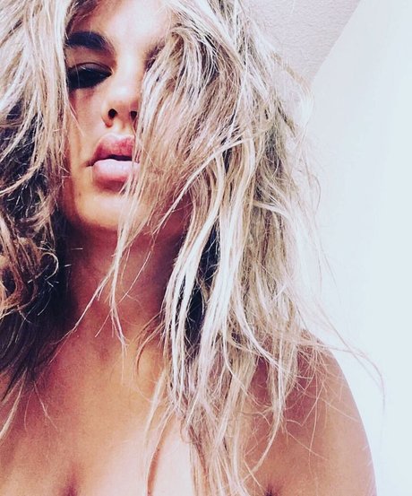 セクシーな妻オンリーファンズ ポルノ 画像