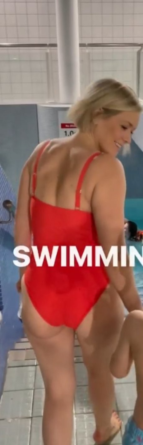 Suzanne Shaw アダルトモデル 画像