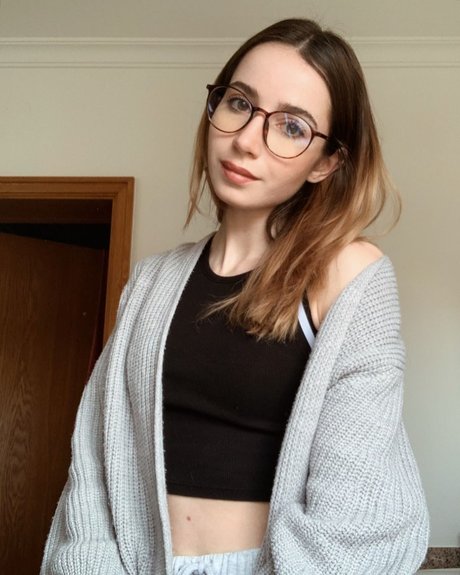 アジアンシスターオンリーファンズ ホットセックス ギャラリー