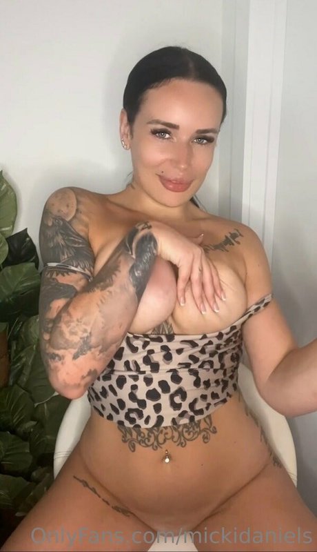 mickidaniels ヌードモデル 画像