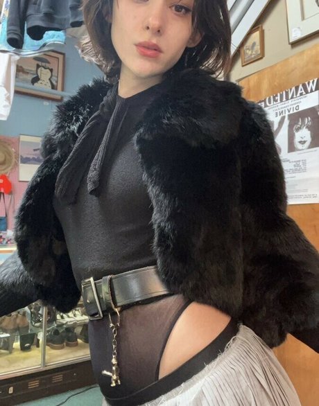 戦利品オンリーファンズ 裸 写真