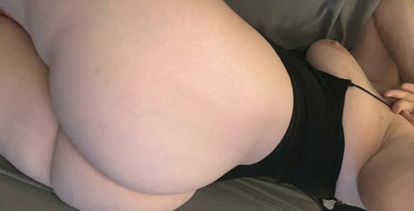 オイルを塗った巨乳オンリーファンズ 素敵 写真