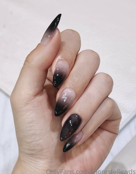 黒人ティーンのプッシーオンリーファンズ セクシー裸 画像