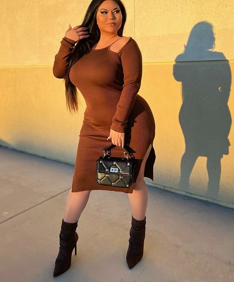 Mizuki Brown ホットスター 写真