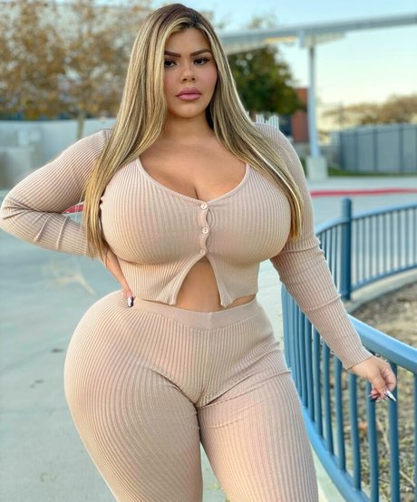 カムフィートオンリーファンズ 美しいポルノ 写真