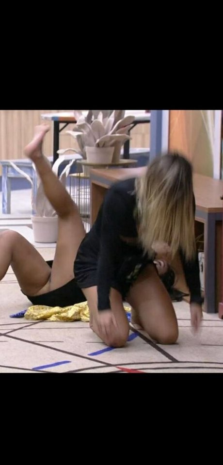 Bbb23 エロティック女優 写真