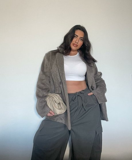 Irena Drezi セクシーなポルノスター 写真