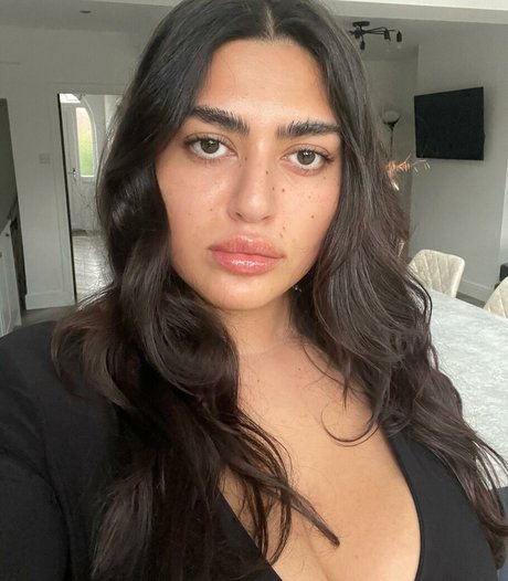 Irena Drezi エロティックモデル 写真