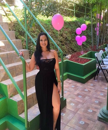 教室オンリーファン アダルト 写真