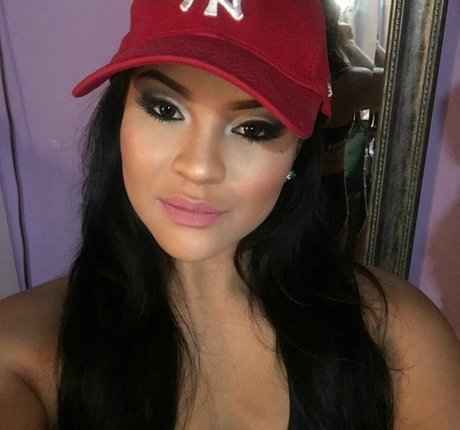 Toni Salina Chee Young ポルノスター 裸 ギャラリー