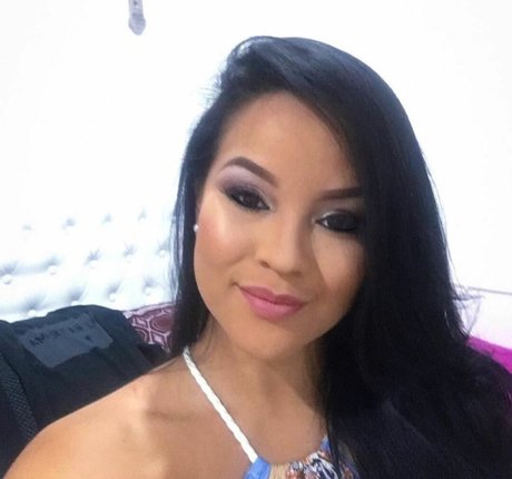 Toni Salina Chee Young 完璧な女優 画像