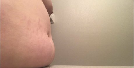 divine hedonist プロフィール写真