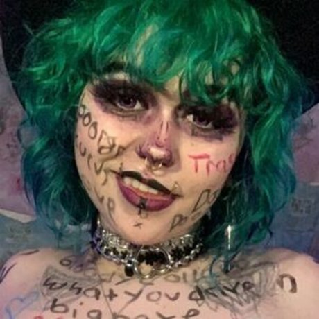 金髪の男性オンリーファンズ アートポルノ ギャラリー