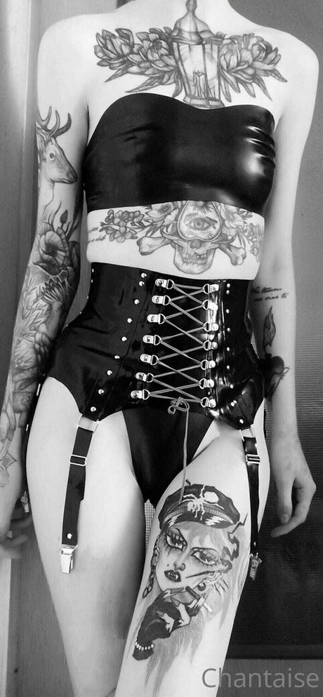 アナルオーガズム オンリーファンズ 無料ポルノ 写真