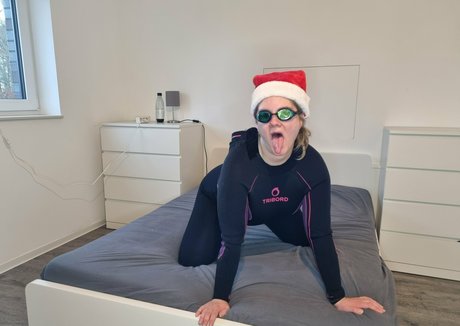 wetsuitcarafree アダルト女優 画像