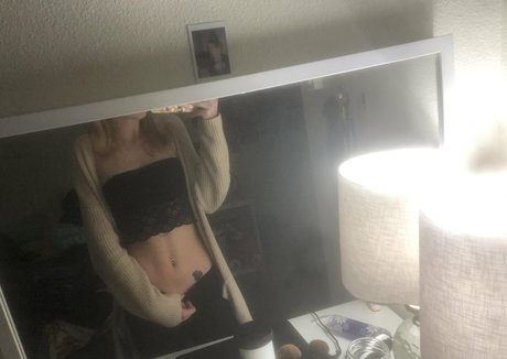 lovableliv セクシー女優 画像