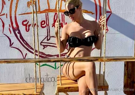 オンリーファンズの動画 ホット裸 写真