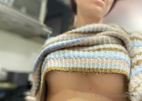 タイの猫オンリーファンズ 無料裸 画像