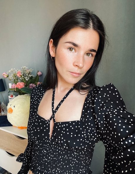 金髪の筋肉オンリーファンズ 可愛い 画像