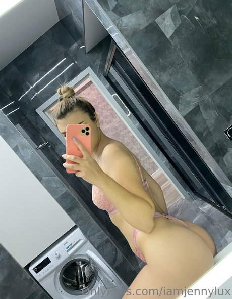 iamjennylux ポルノスター エロティック 写真