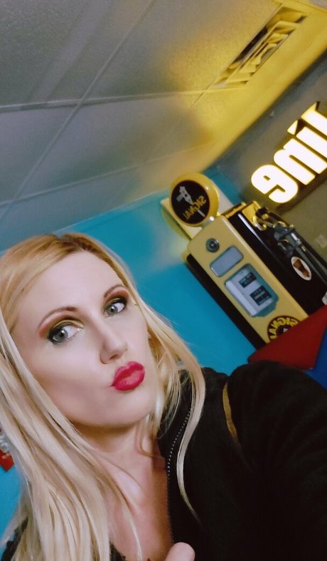 azpowergirl ポルノスター 裸 写真