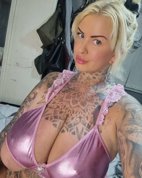 パイズリ オンリーファンズ エロチック ギャラリー