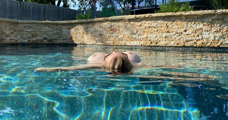 フィットネス 裸 オンリーファンズ セクシー 写真