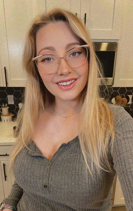 Cannibalqueen かわいいモデル 写真