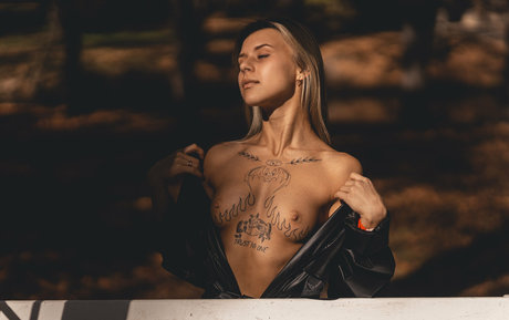 lucysunshinefree エロティックなモデル 写真