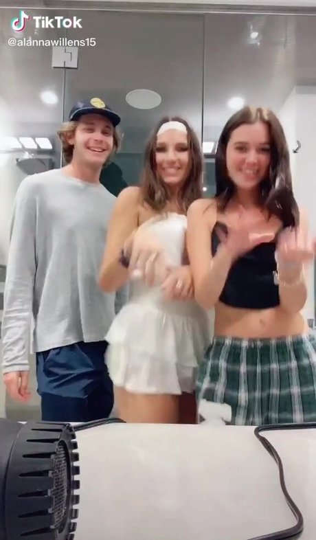 alannawillens15 エロティックなモデル 画像