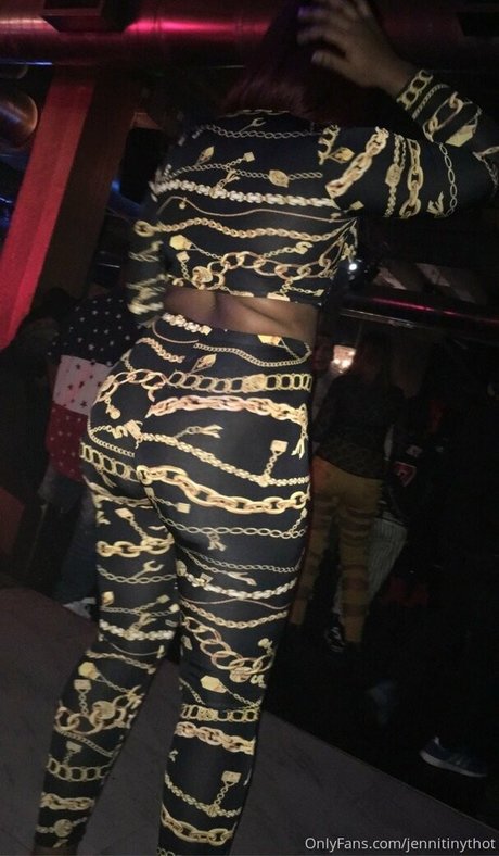 カムフィートオンリーファンズ ホット 画像