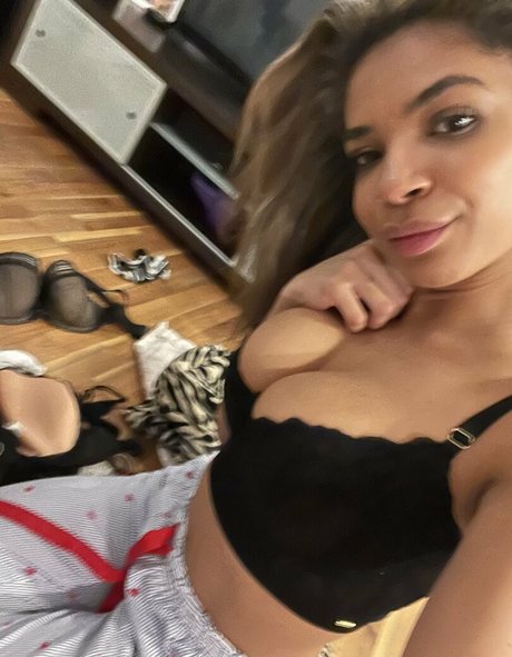 曲線美のxxx オンリーファンズ 無料アダルト ギャラリー