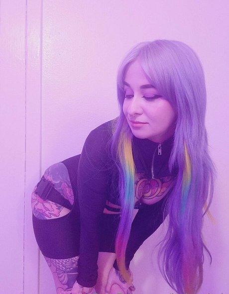 足 熟女 オンリーファンズ アート裸 写真