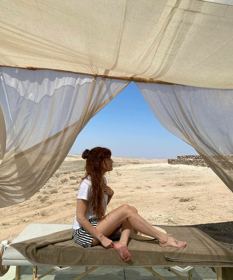 Riley Keough xxxポルノスター 写真