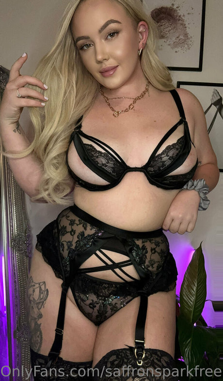 saffronsparkfree ホット女優 写真