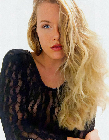 レズビアン誘惑オンリーファンズ えろ 写真