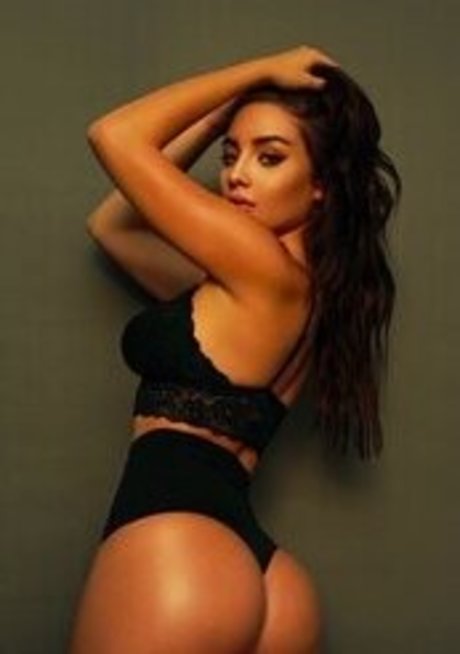 コスプレ ヘンタイ オンリーファンズ セクシー 画像