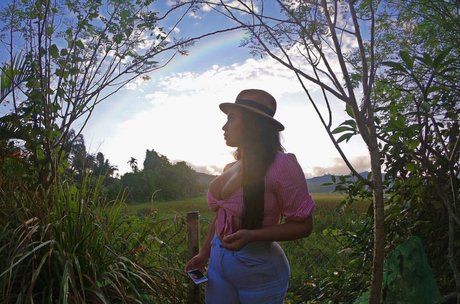 Tana Habibi 美しいポルノスター 写真