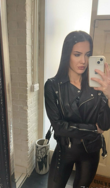 フェイシャルオンリーファンズ セックス 写真