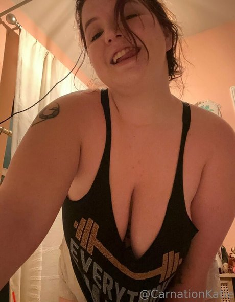 carnationkatie ポルノモデル 写真