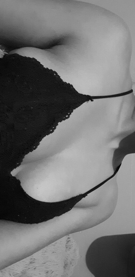 ビーチセックスオンリーファンズ セクシー 画像