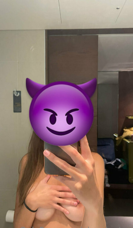 ninaninatez ホットなモデル 写真