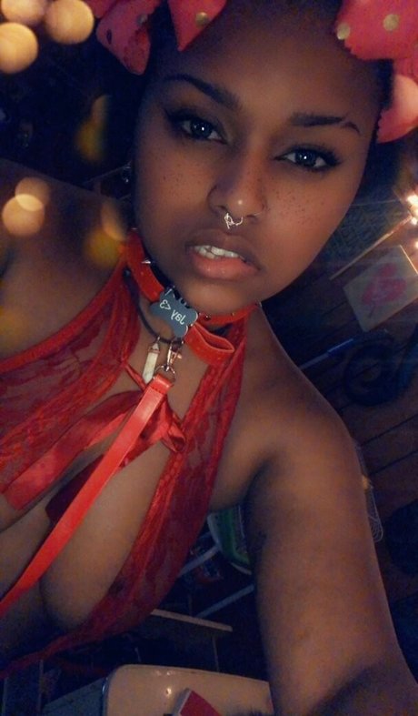 パンツを食い込ませるオンリーファンズ アート裸 ギャラリー