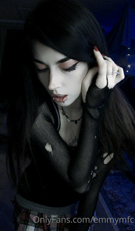 ヌード妻オンリーファンズ 裸 ギャラリー